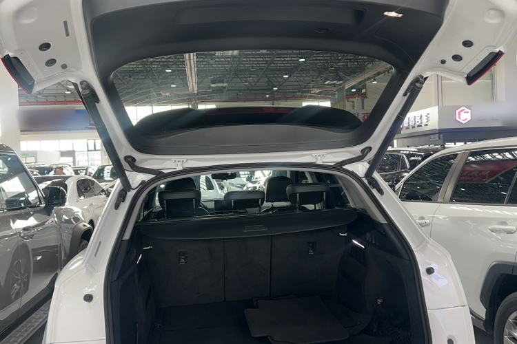 Used Audi Q5L 2020 Updated 40 TFSI Prestige Fashion Edition Trunk