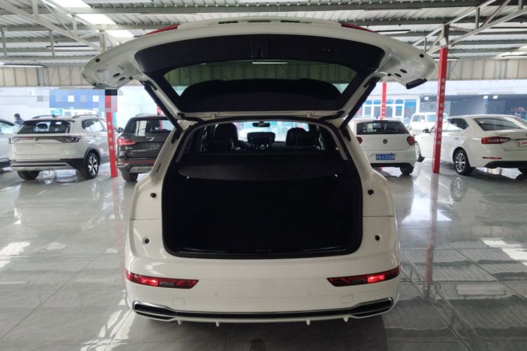 Used Audi Q5L 2020 Updated 40 TFSI Prestige Fashion Edition Trunk
