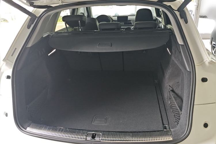 Used Audi Q5L 2020 Updated 40 TFSI Prestige Fashion Edition Trunk