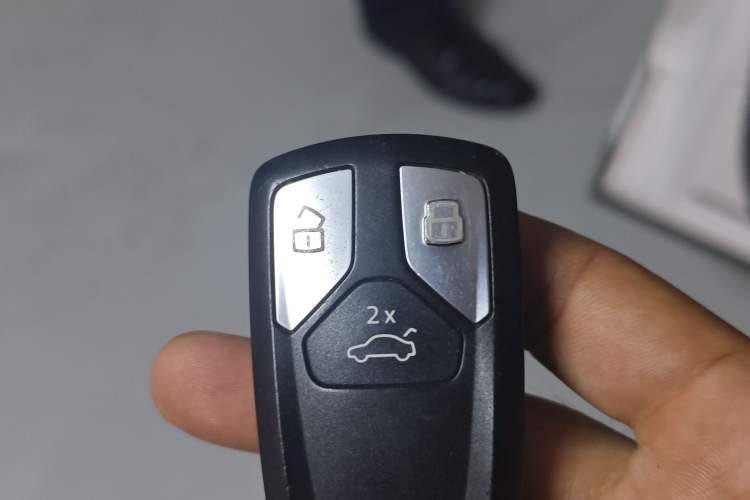 Used Audi Q5L 2020 40 TFSI Prestige Edition Vehicle Key