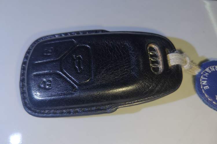 Used Audi Q5L 2020 Updated 40 TFSI Prestige Fashion Edition Vehicle Key