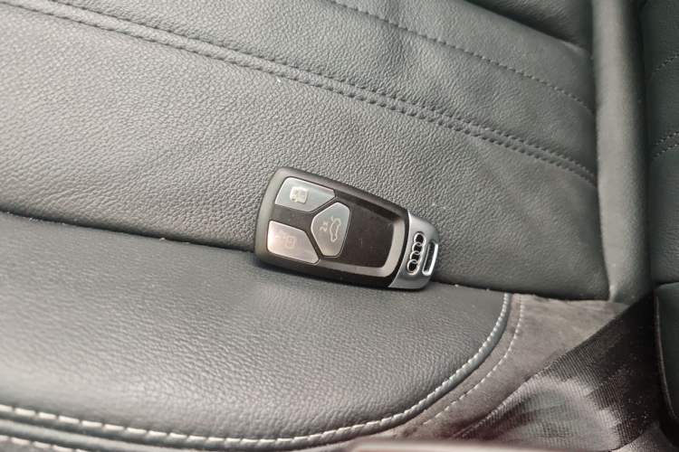 Used Audi Q5L 2020 40 TFSI Prestige Fashion Edition Vehicle Key