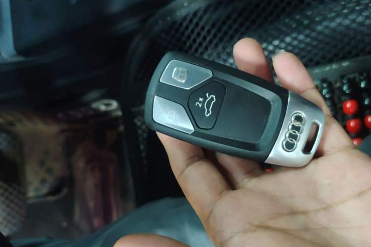 Used Audi Q5L 2020 40 TFSI Prestige Fashion Edition Vehicle Key