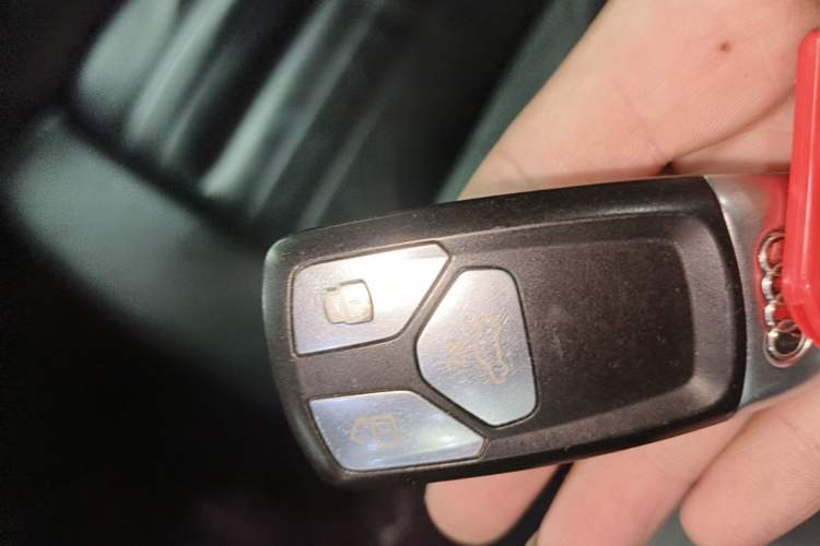 Used Audi Q5L 2020 40 TFSI Prestige Fashion Edition Vehicle Key