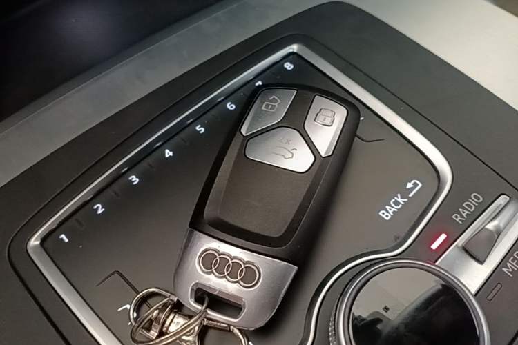 Used Audi Q5L 2020 40 TFSI Prestige Fashion Edition Vehicle Key