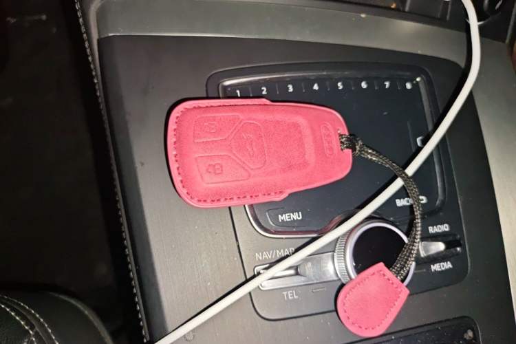 Used Audi Q5L 2020 Updated 40 TFSI Prestige Fashion Edition Vehicle Key