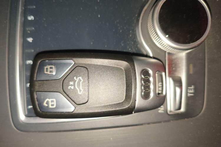 Used Audi Q5L 2020 Updated 40 TFSI Prestige Fashion Edition Vehicle Key