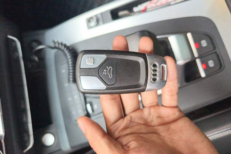 Used Audi Q5L 2020 40 TFSI Prestige Edition Vehicle Key