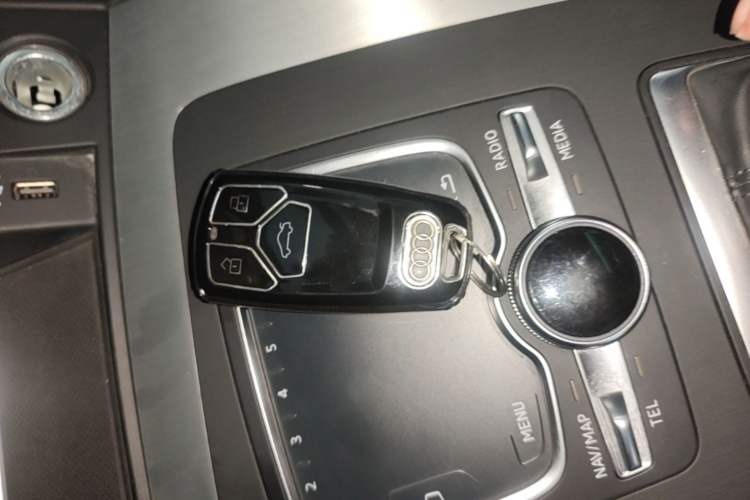 Used Audi Q5L 2020 Updated 40 TFSI Prestige Fashion Edition Vehicle Key
