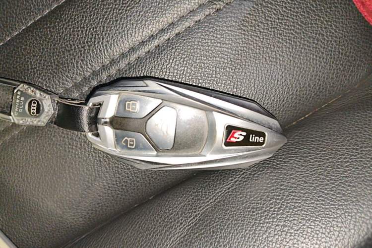 Used Audi Q5L 2020 Updated 40 TFSI Prestige Fashion Edition Vehicle Key