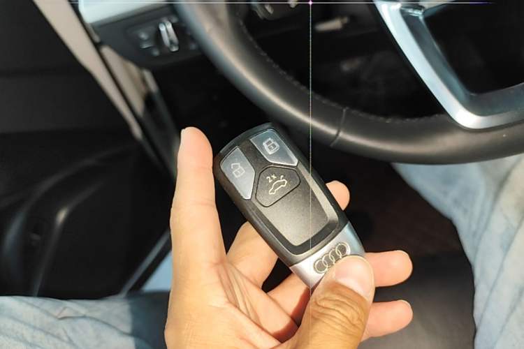 Used Audi Q5L 2020 45 TFSI Prestige Fashion Model Vehicle Key