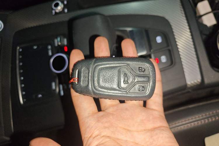 Used Audi Q5L 2020 45 TFSI Prestige Fashion Model Vehicle Key