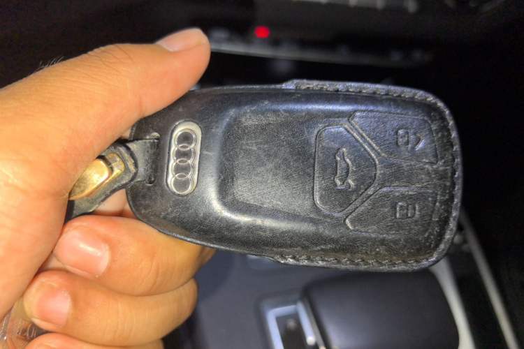 Used Audi Q5L 2020 Updated 40 TFSI Prestige Fashion Edition Vehicle Key