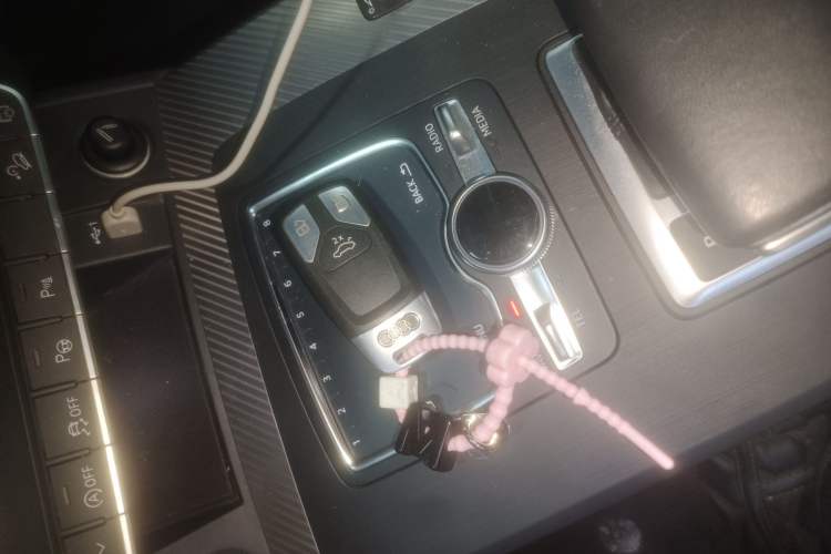 Used Audi Q5L 2020 45 TFSI Prestige Fashion Model Vehicle Key