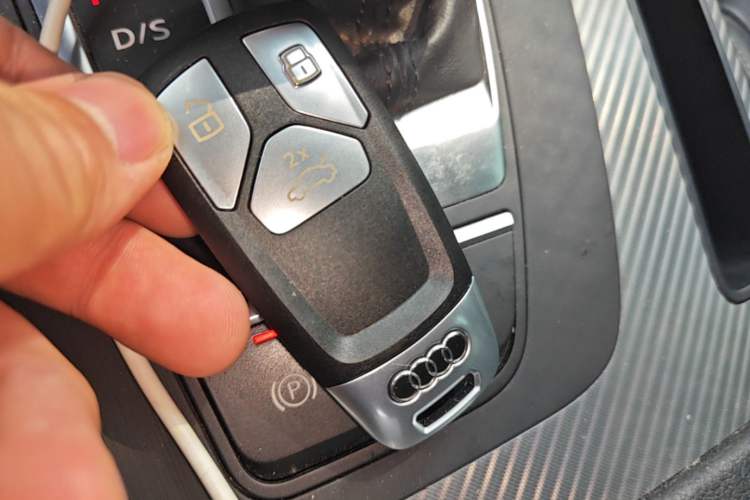 Used Audi Q5L 2020 45 TFSI Prestige Fashion Model Vehicle Key
