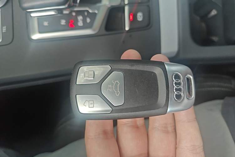 Used Audi Q5L 2020 40 TFSI Prestige Fashion Edition Vehicle Key