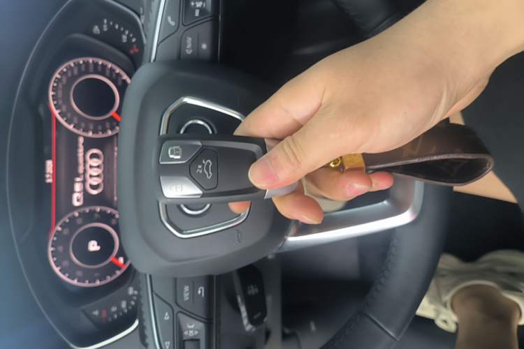 Used Audi Q5L 2020 Updated 40 TFSI Prestige Fashion Edition Vehicle Key