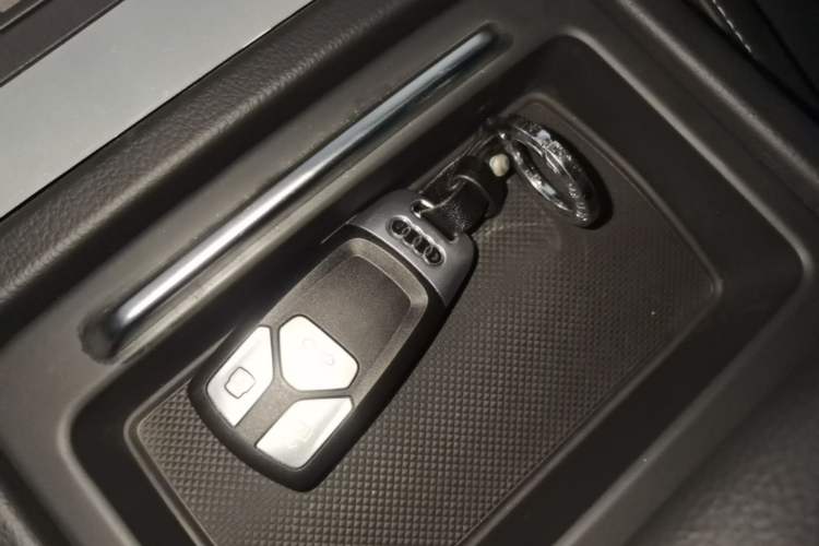 Used Audi Q5L 2020 Updated 40 TFSI Prestige Fashion Edition Vehicle Key