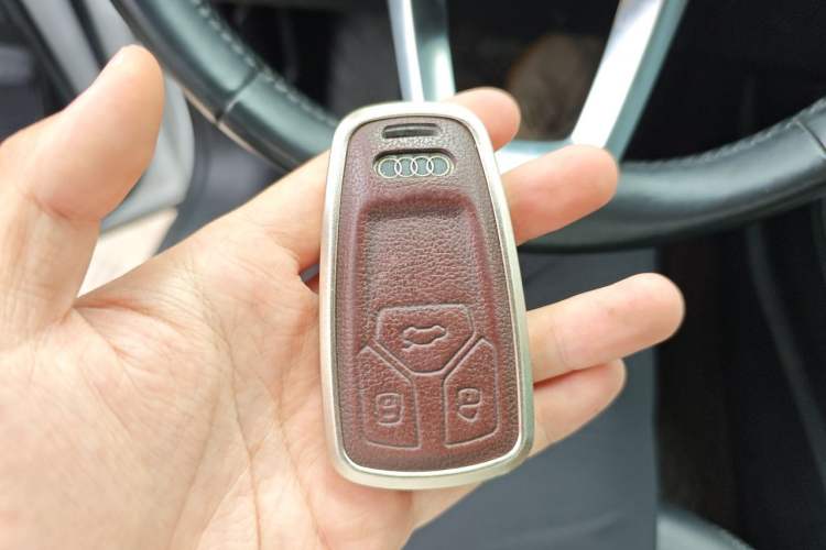 Used Audi Q5L 2020 Updated 40 TFSI Prestige Fashion Edition Vehicle Key