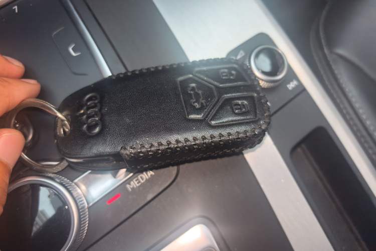 Used Audi Q5L 2020 Updated 40 TFSI Prestige Fashion Edition Vehicle Key