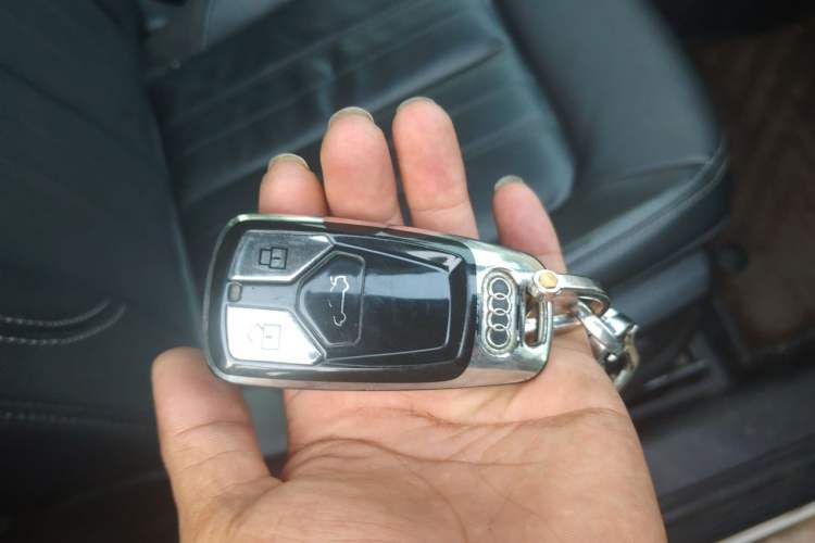 Used Audi Q5L 2020 Updated 40 TFSI Prestige Fashion Edition Vehicle Key