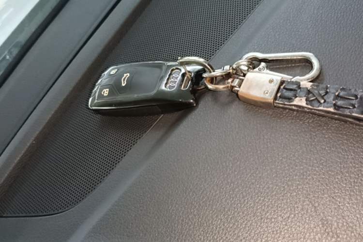 Used Audi Q5L 2020 Updated 40 TFSI Prestige Fashion Edition Vehicle Key