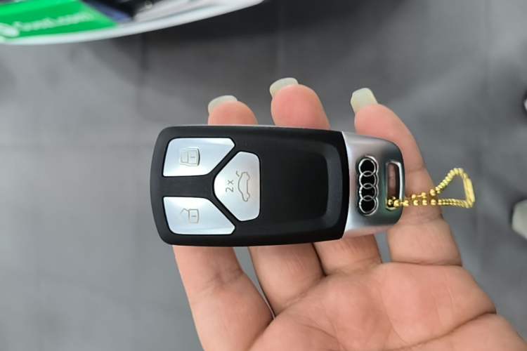 Used Audi Q5L 2020 45 TFSI Prestige Elegant Edition Vehicle Key