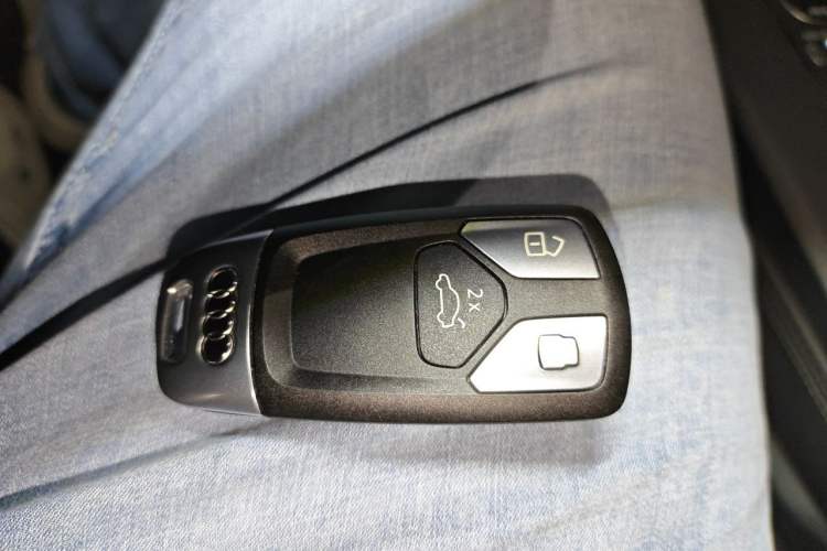 Used Audi Q5L 2020 40 TFSI Prestige Fashion Edition Vehicle Key