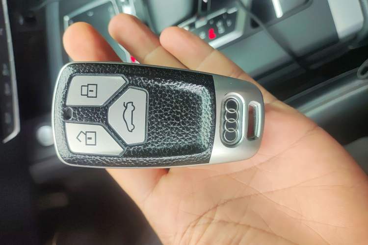 Used Audi Q5L 2020 40 TFSI Prestige Fashion Edition Vehicle Key