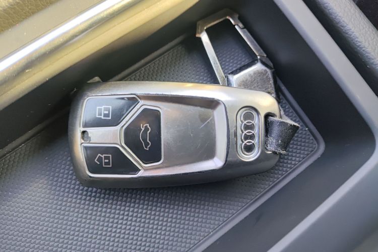 Used Audi Q5L 2020 Updated 40 TFSI Prestige Fashion Edition Vehicle Key
