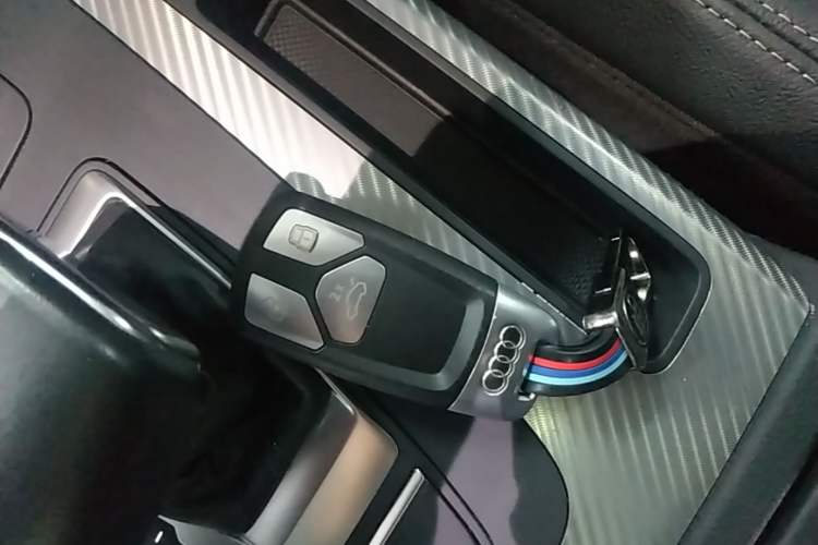 Used Audi Q5L 2020 45 TFSI Prestige Fashion Model Vehicle Key