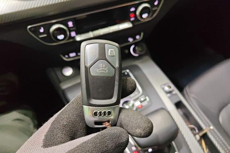 Used Audi Q5L 2020 45 TFSI Prestige Fashion Model Vehicle Key