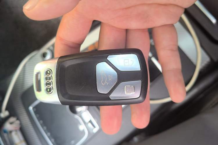 Used Audi Q5L 2020 45 TFSI Prestige Fashion Model Vehicle Key