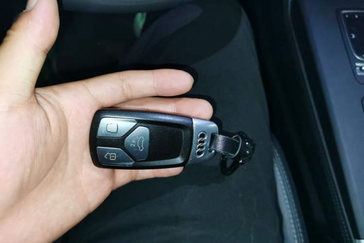 Used Audi Q5L 2020 40 TFSI Prestige Fashion Edition Vehicle Key