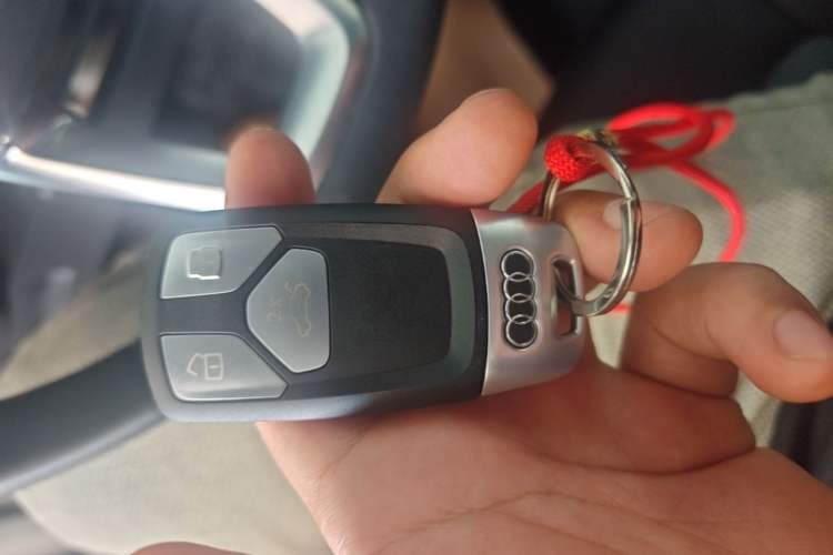 Used Audi Q5L 2020 Updated 40 TFSI Prestige Fashion Edition Vehicle Key