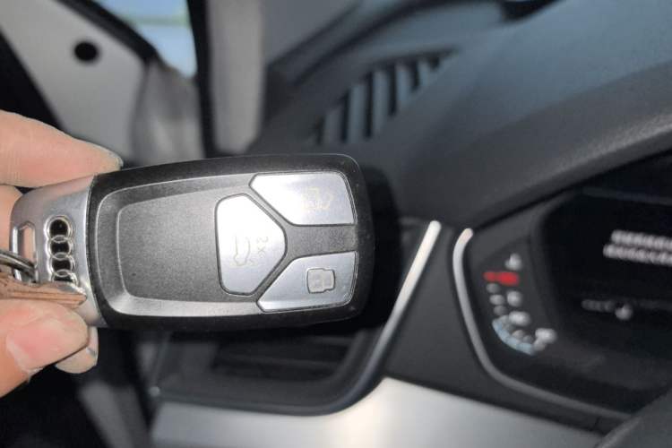 Used Audi Q5L 2020 Updated 40 TFSI Prestige Fashion Edition Vehicle Key