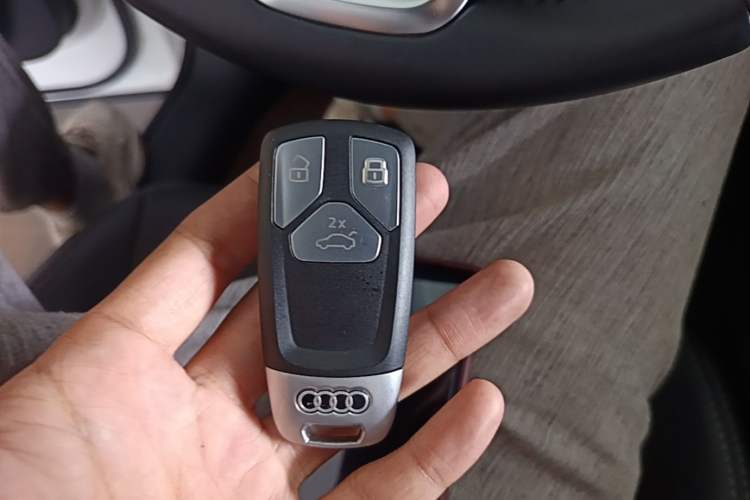 Used Audi Q5L 2020 45 TFSI Prestige Fashion Model Vehicle Key