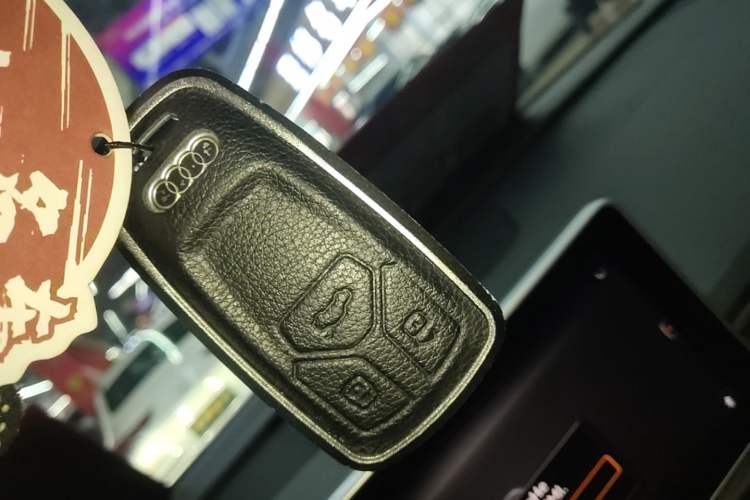 Used Audi Q5L 2020 40 TFSI Prestige Fashion Edition Vehicle Key