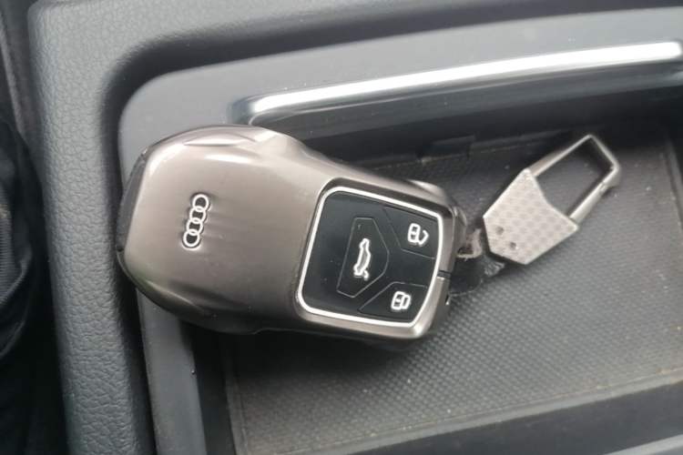 Used Audi Q5L 2020 Updated 40 TFSI Prestige Fashion Edition Vehicle Key