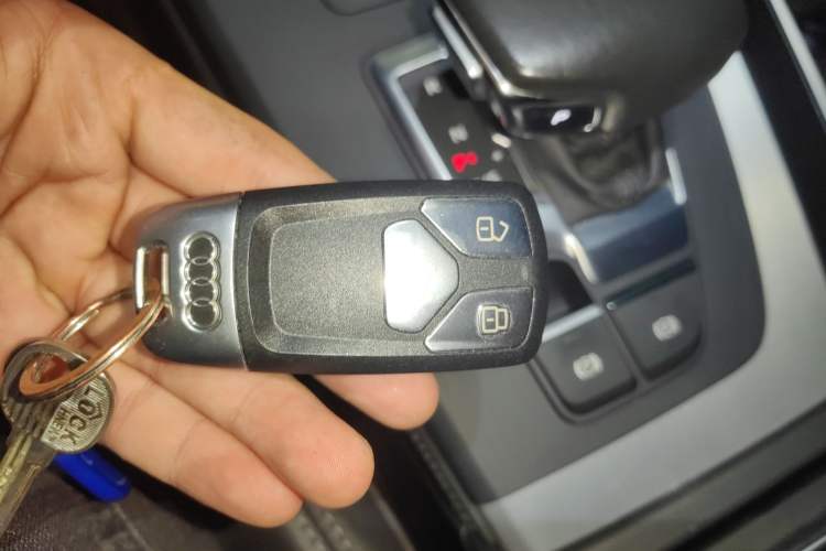 Used Audi Q5L 2020 Updated 40 TFSI Prestige Fashion Edition Vehicle Key