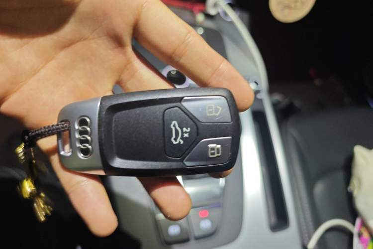 Used Audi Q5L 2020 Updated 40 TFSI Prestige Fashion Edition Vehicle Key