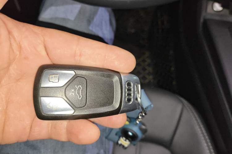 Used Audi Q5L 2020 40 TFSI Prestige Fashion Edition Vehicle Key