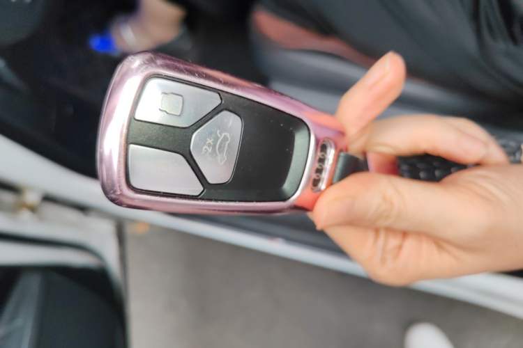 Used Audi Q5L 2020 Updated 40 TFSI Prestige Fashion Edition Vehicle Key