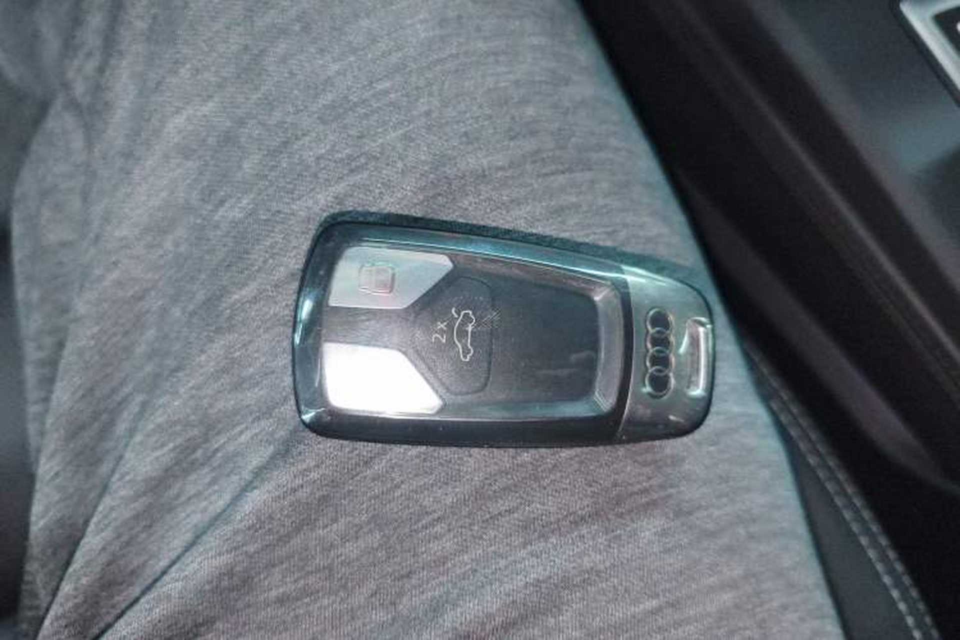 Used Audi Q5L 2020 Updated 40 TFSI Prestige Fashion Edition Vehicle Key