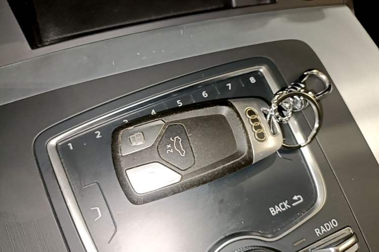 Used Audi Q5L 2020 Updated 40 TFSI Prestige Fashion Edition Vehicle Key