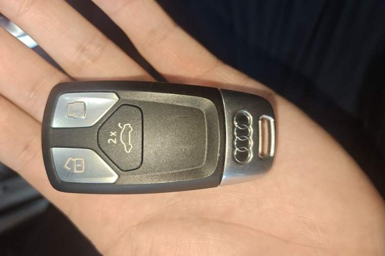 Used Audi Q5L 2020 40 TFSI Prestige Fashion Edition Vehicle Key