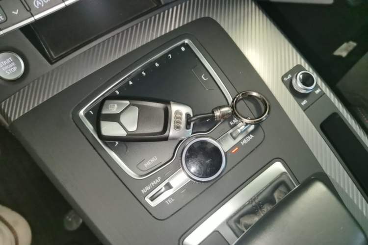 Used Audi Q5L 2020 45 TFSI Prestige Sport Edition Vehicle Key