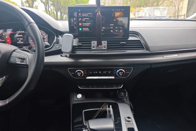Used Audi Q5L 2021 40 TFSI Fashion Dynamic Model Audio And AC Panel