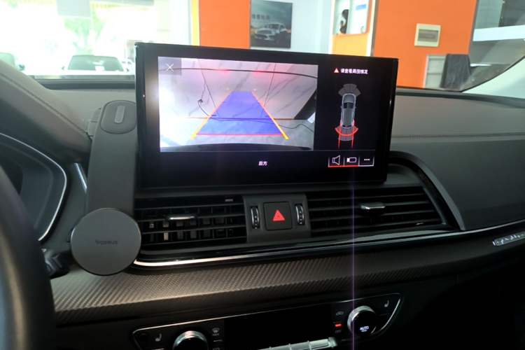 Used Audi Q5L 2021 40 TFSI Luxury Dynamic Edition Audio And AC Panel