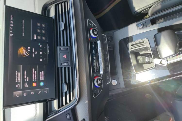 Used Audi Q5L 2021 40 TFSI Enjoy Life Edition Audio And AC Panel